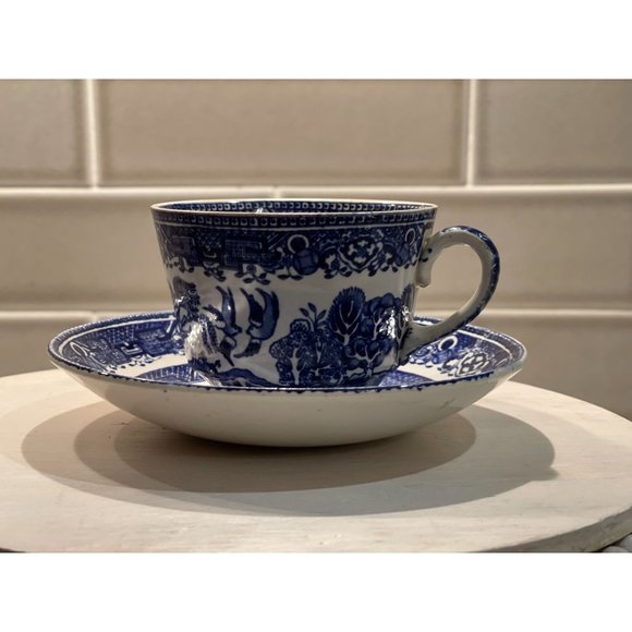 Old Willow Washington, Made in England Cup & Saucer - Picture 1 of 8